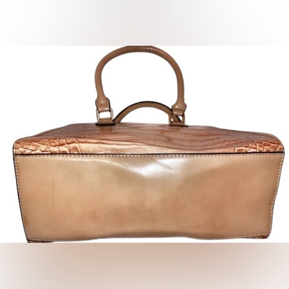Ladies Crocodile-Embossed Handbag in Tan and accents of Brown - Picture 2 of 9